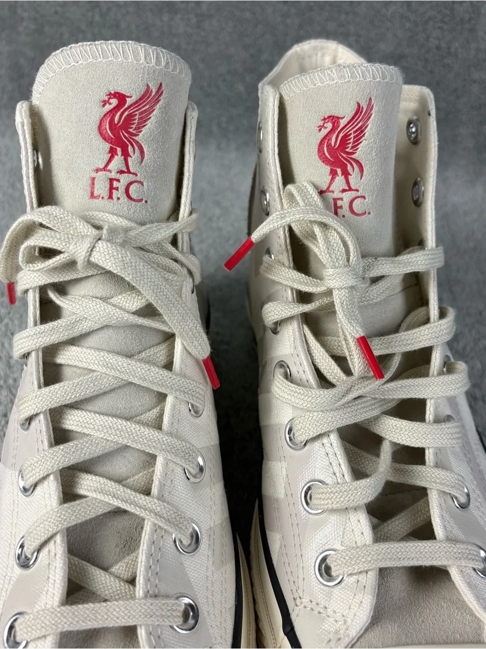 Size US 10.5 UK 9.5 Liverpool F.C. x Converse Chuck 70 High Anfield Stadium - Picture 9 of 16